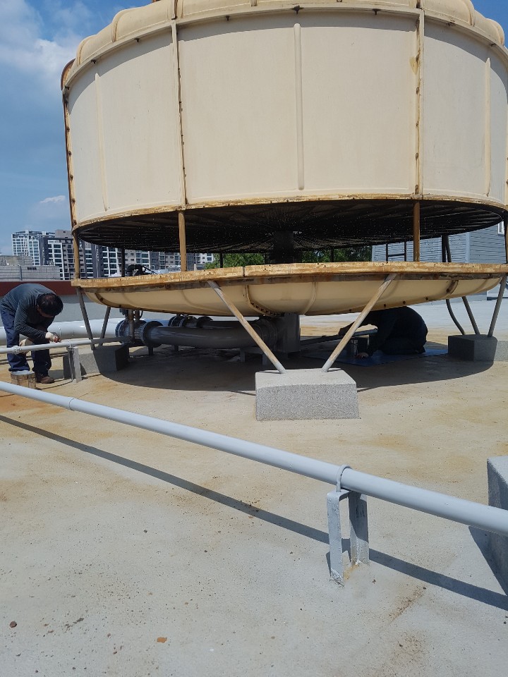 서울중앙지방법원 원형 냉각탑 집합관, 센터파이프 교체공사